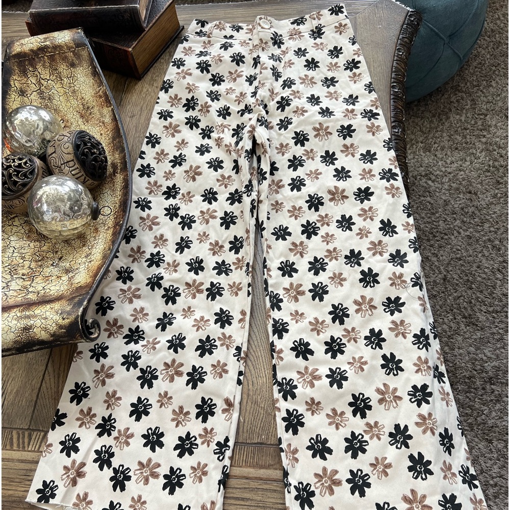 Juniors floral jeans